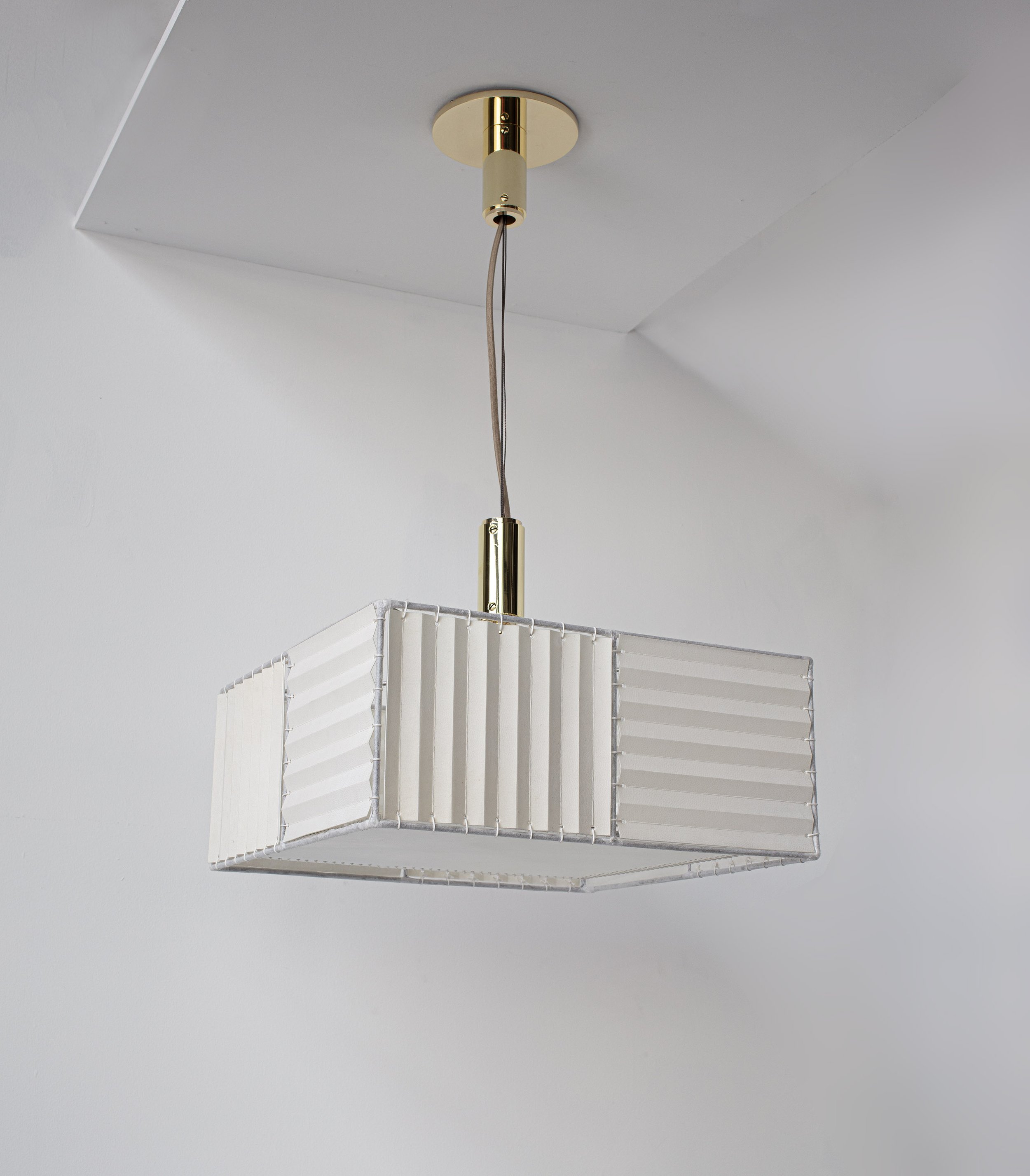 未使用タグ＊Theory Luxe 　 Cosimo Adanel 36 SERIES 03 LARGE PENDANT - POLISHED UNLACQUERED BRASS - GOATSKIN